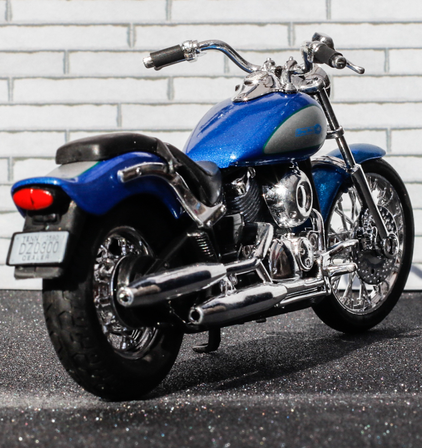 Maisto Yamaha XVS650 Drag Star